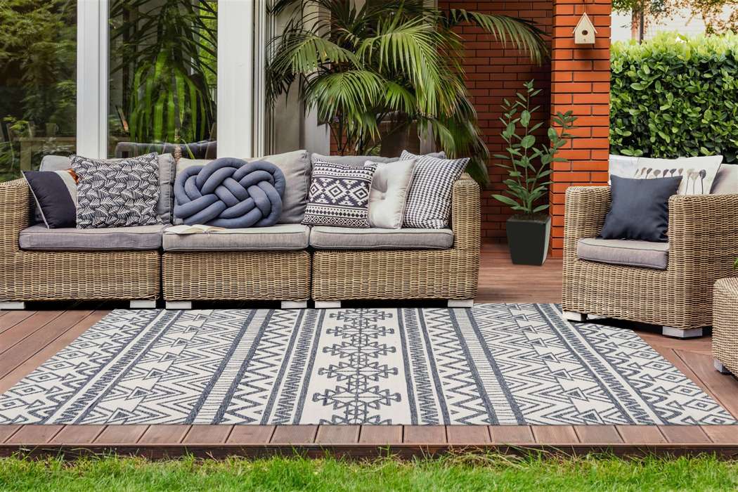 1u2dp-120-170-e-yoga-500-anthrazit-elfenbein-120cm-x-170cm-ambiente-201.jpg