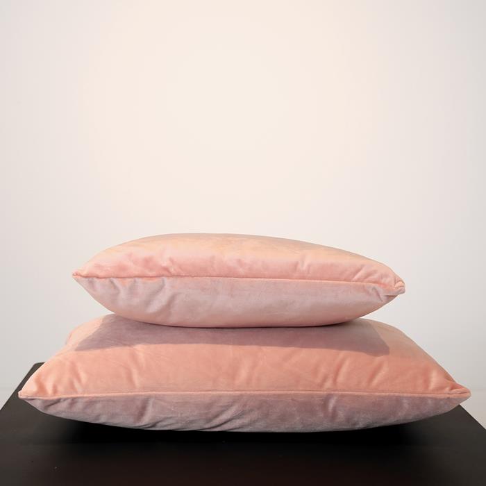cushion-cavallo-dgr-22-40x60cm-pink-3.jpg