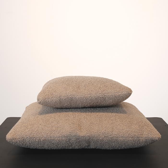 kussen-avantgarde-taupe-50x50-3.jpg
