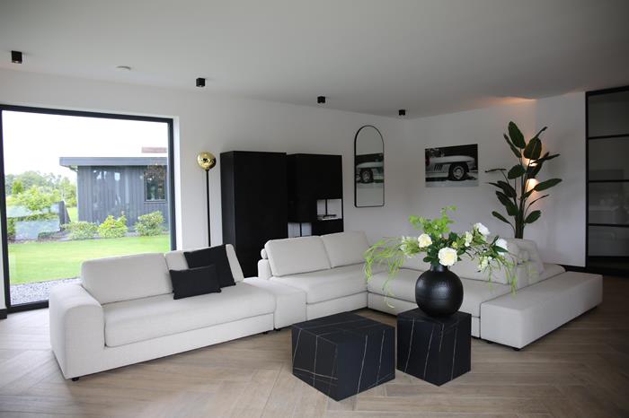 31av9-blk-2.jpg